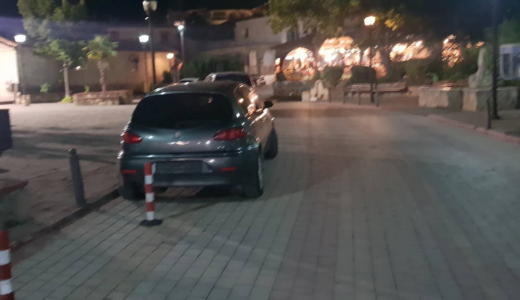  Automobili bez tablica u Polihronu 